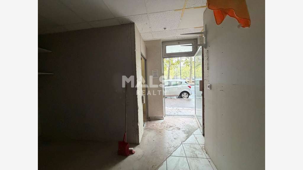 Local commercial à louer 74m² Lyon 9e quai Arloing