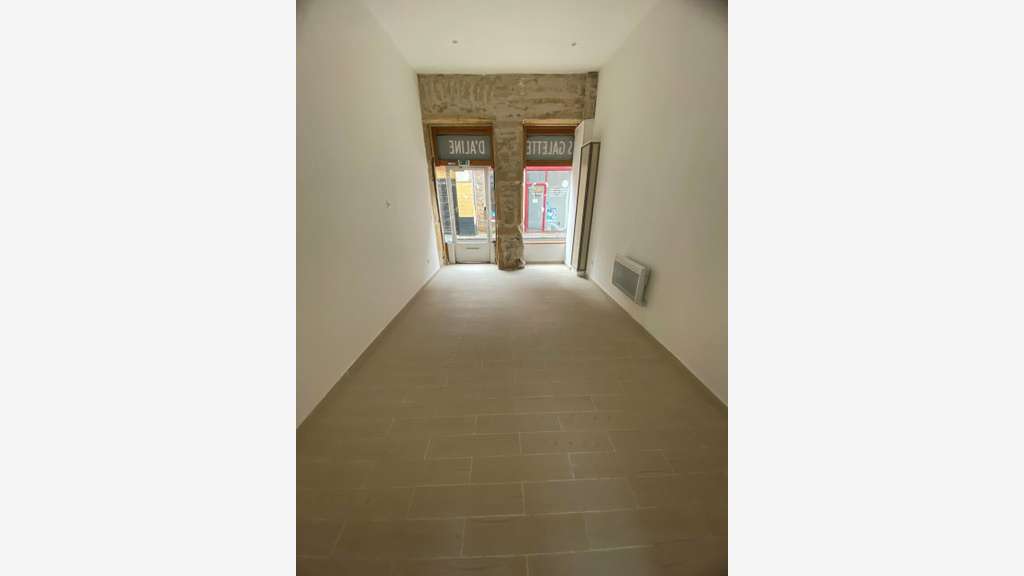 A louer local commercial 30m² à Lyon 9e St Rambert
