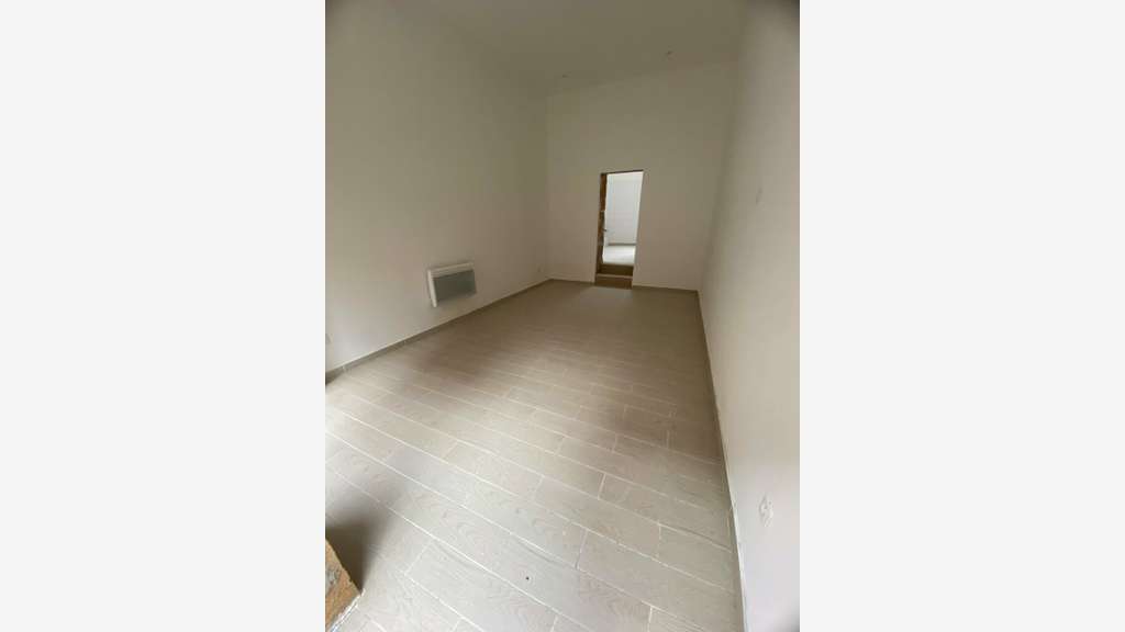 A louer local commercial 30m² à Lyon 9e St Rambert