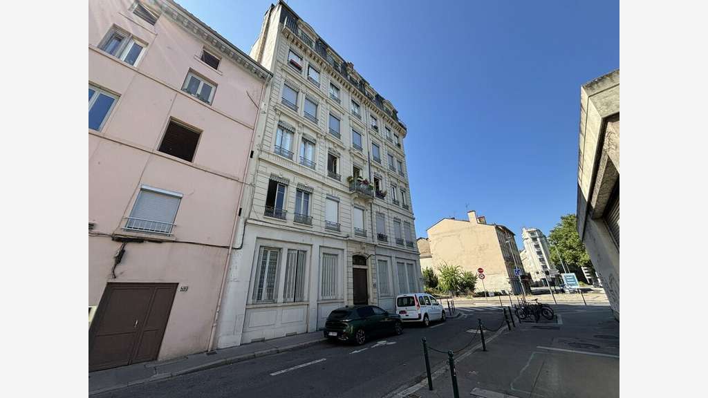 LYON 9 - LOCAL COMMERCIAL à louer