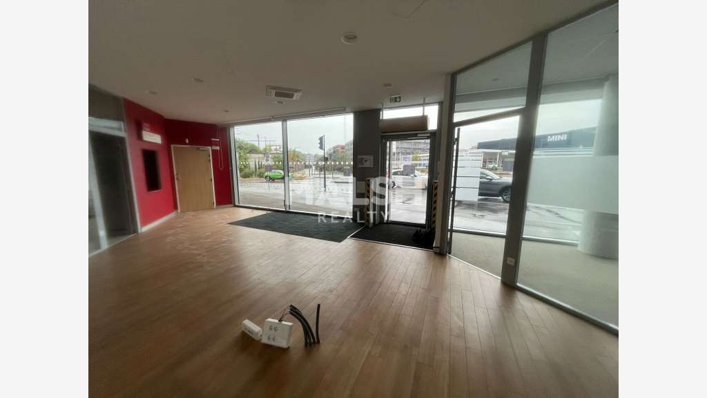 LOCAL COMMERCIAL À LOUER - 120 m² - LYON 9