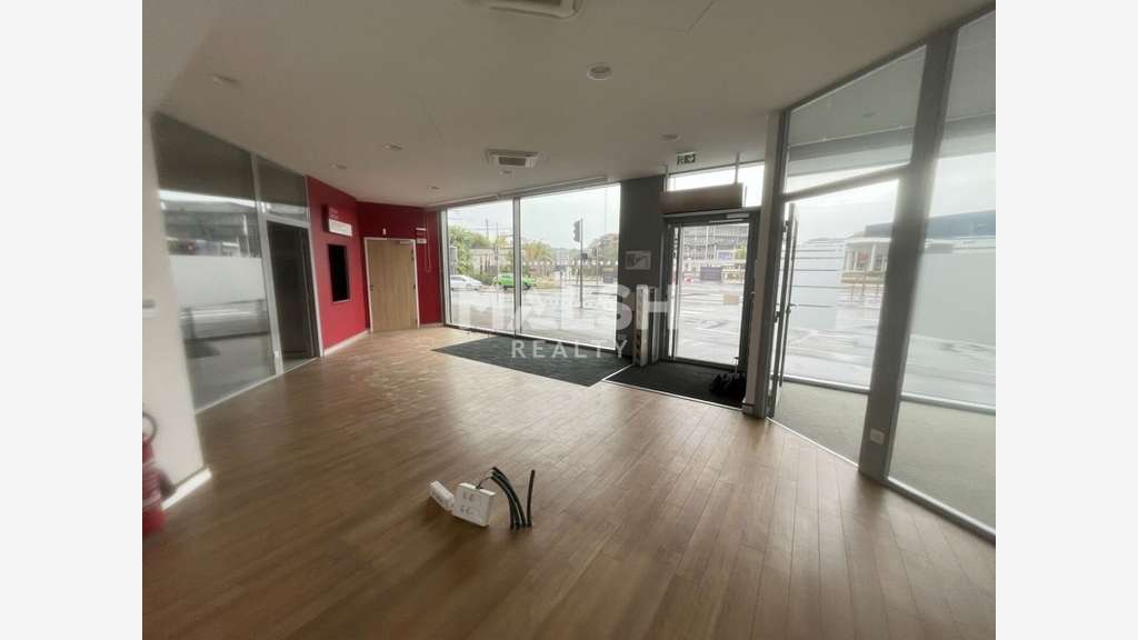 LOCAL COMMERCIAL À LOUER - 120 m² - LYON 9