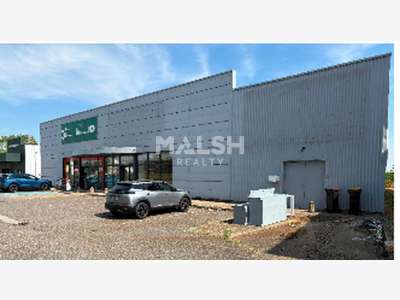 Local 547m² en centre commercial Demi-Lune à Mably
