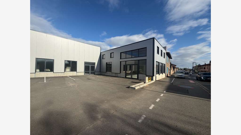 Local commercial 250m² à louer proche Macon (71)