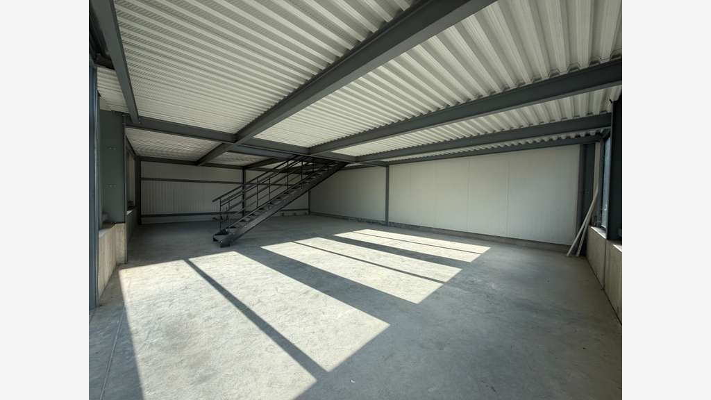Local commercial 250m² à louer proche Macon (71)