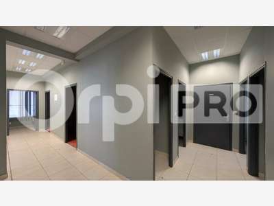 A louer local commercial 130m² za Soula Macouria