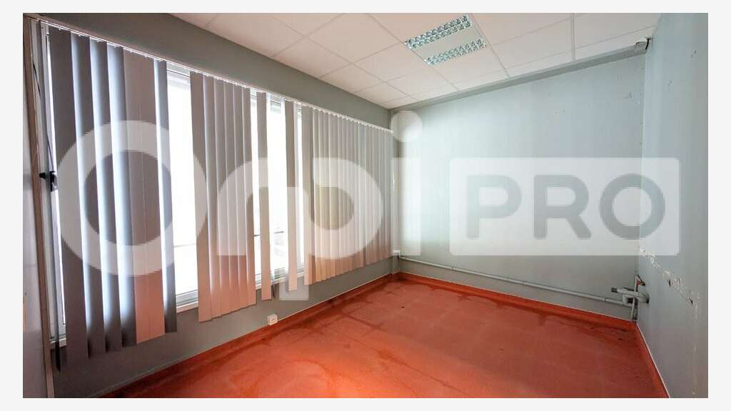 A louer local commercial 130m² za Soula Macouria