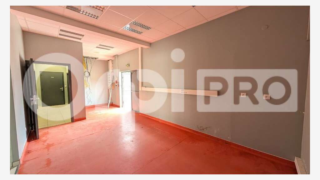 A louer local commercial 130m² za Soula Macouria