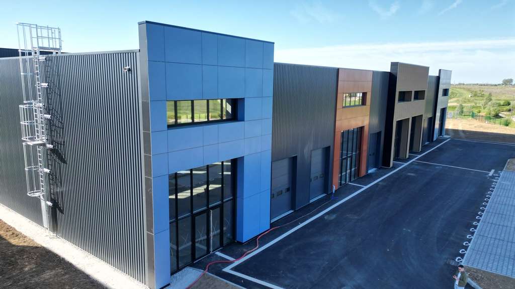 Loue cellule commerciale de 232m² à Mainvilliers