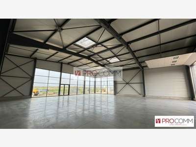 Local commercial 317m² à louer à Mainvilliers 