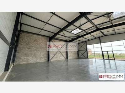 Local commercial 434m² à louer à Mainvilliers 