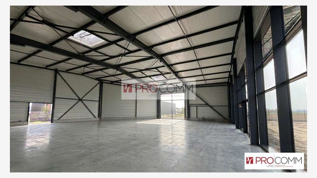 Local commercial 434m² à louer à Mainvilliers