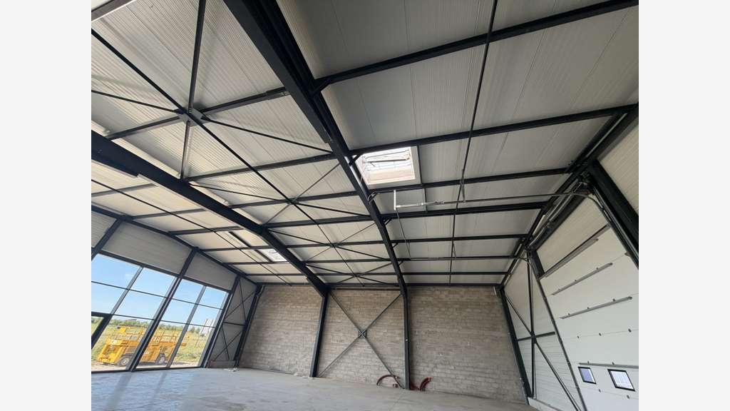 Locaux d'activités de 316m² à louer à Mainvilliers