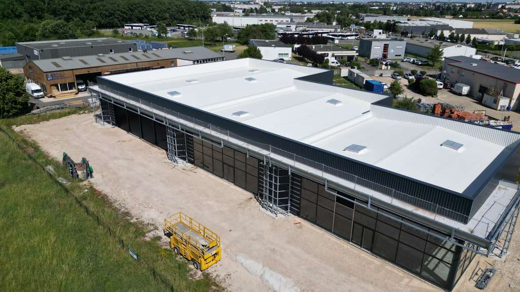 Locaux d'activités de 316m² à louer à Mainvilliers