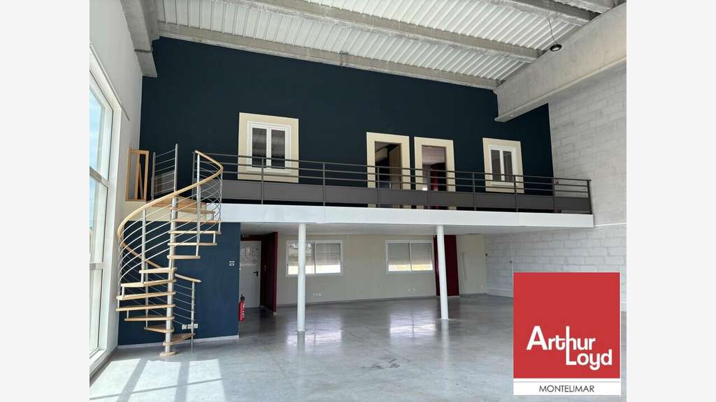 Local commercial 367m² à louer à Malataverne