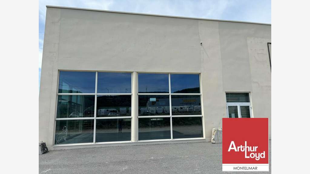 Local commercial 367m² à louer à Malataverne