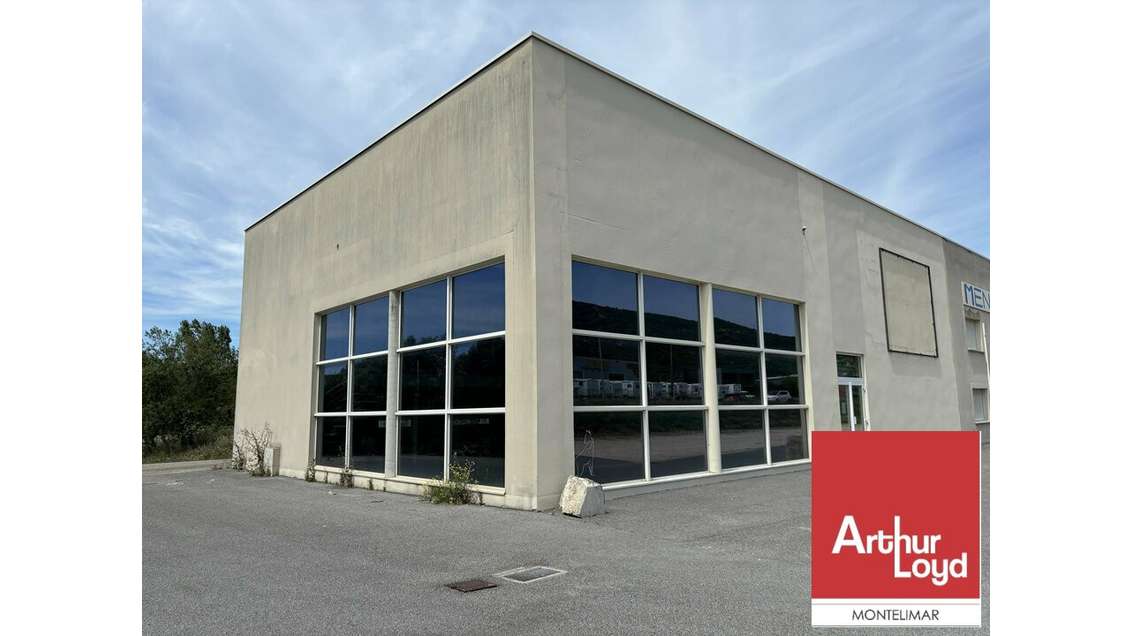 Local commercial 367m² à louer à Malataverne 