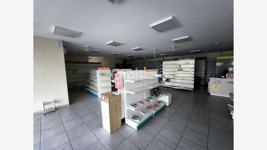 A louer local commercial 317m² à Malemort