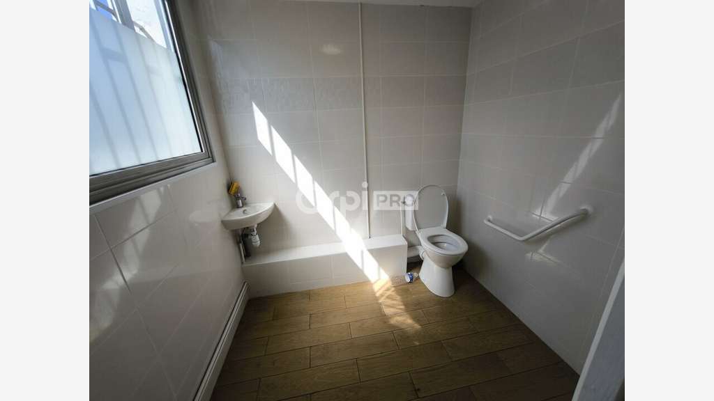 Loue local commercial 240m² à Malemort sur Corrèze