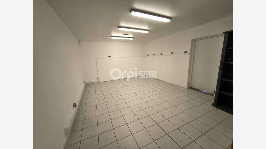 Loue local commercial 240m² à Malemort sur Corrèze
