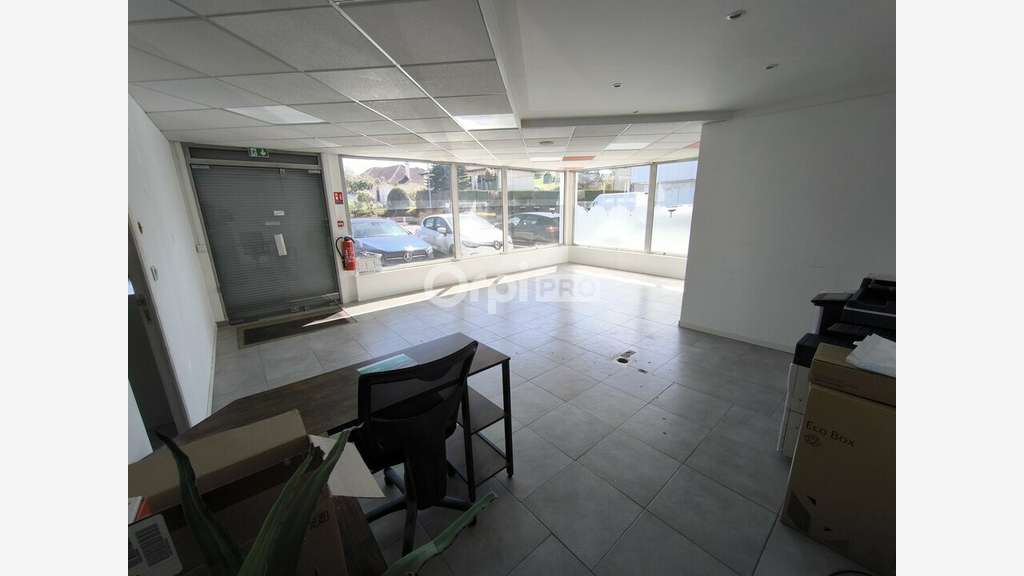 Loue local commercial 240m² à Malemort sur Corrèze