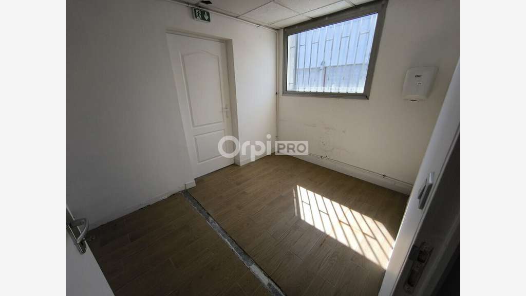 Loue local commercial 240m² à Malemort sur Corrèze