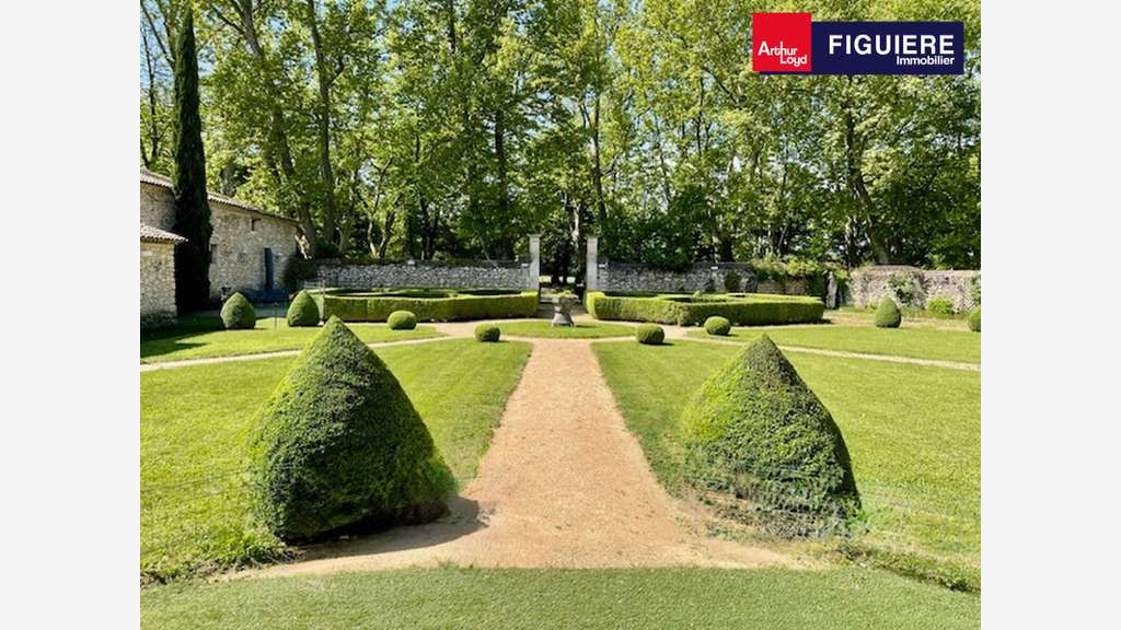 Loue locaux commerciaux de 660m² à Mallemort