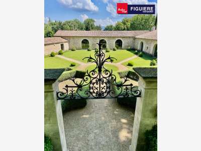 Loue locaux commerciaux de 660m² à Mallemort