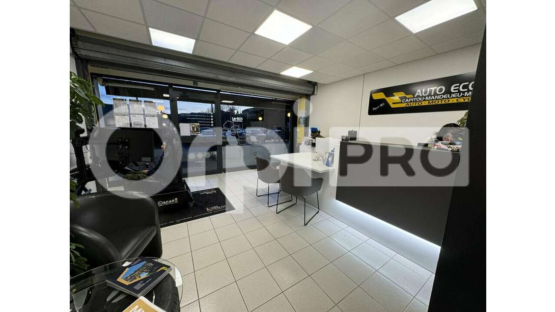 A louer local commercial de 54m² à Mandelieu