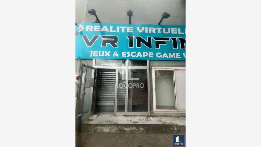 A louer local commercial 250m² zone des Tourrades