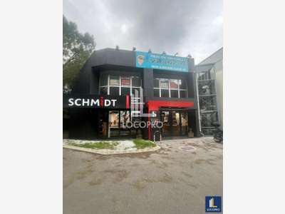 A louer local commercial 250m² zone des Tourrades