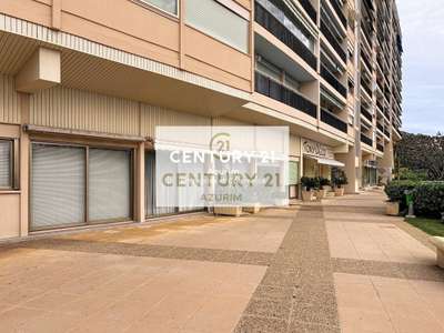 À LOUER – LOCAL COMMERCIAL / PROFESSION LIBÉRALE –