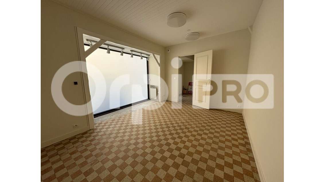 Local commercial 21m² à louer à Mandres‑les‑Roses