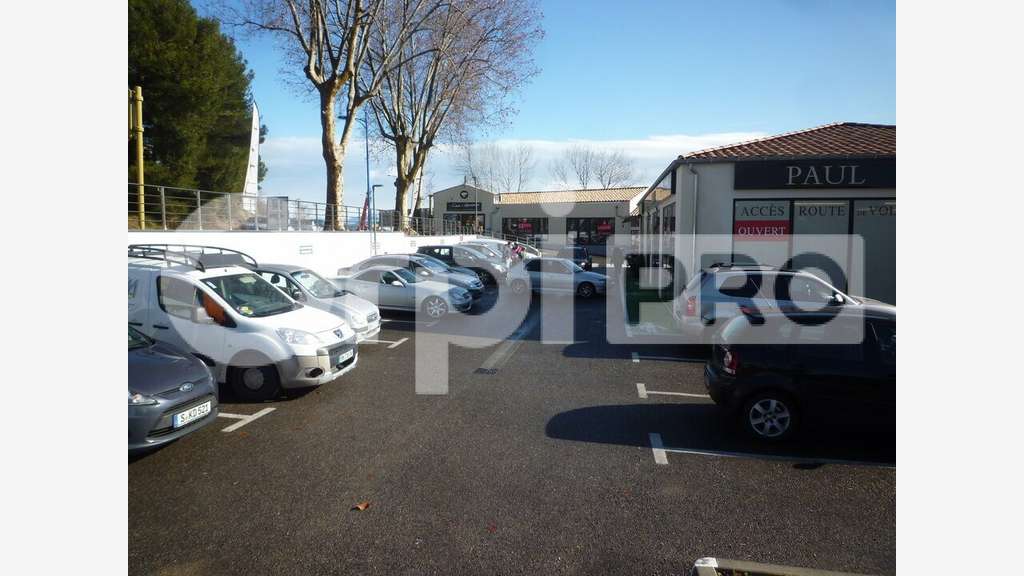 Local 30m² promenade Aubert Millot à Manosque