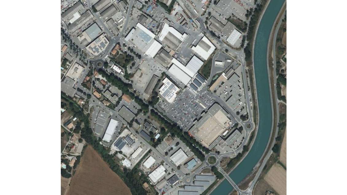 Location local commercial de 192m² à Manosque