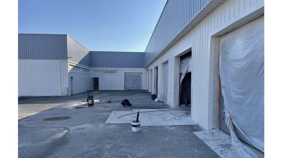 Location hangar 73m² à Manosque zone commerciale