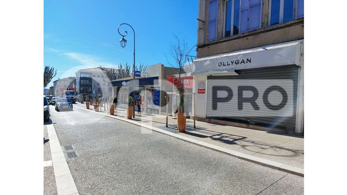 A louer local commercial 115m² à Manosque emp N°1