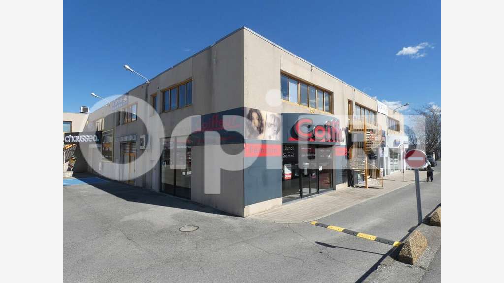 A louer local commercial 101m² à Manosque