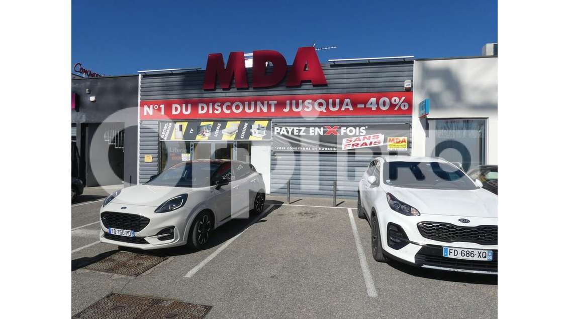 A louer local commercial 415m² à Manosque
