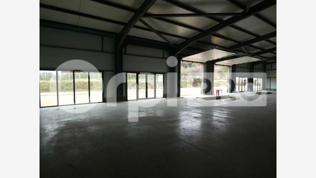 A louer local commercial artisanal 295m² Manosque