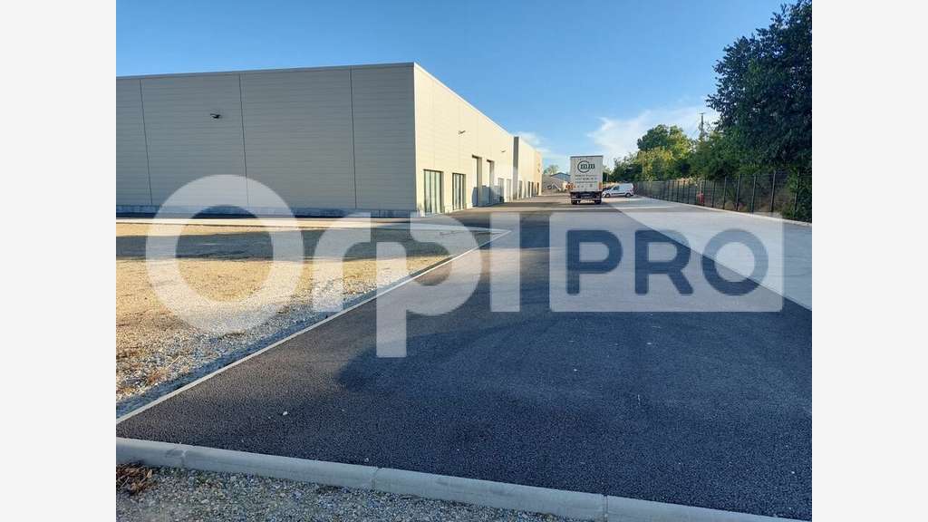 A louer local commercial artisanal 295m² Manosque
