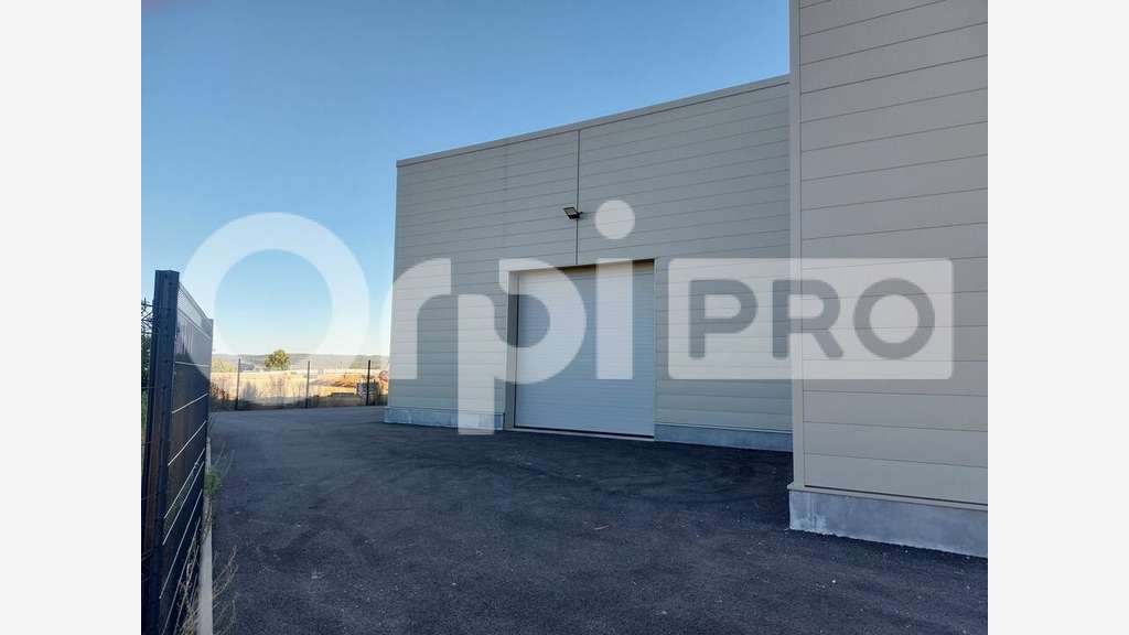 A louer local commercial artisanal 295m² Manosque