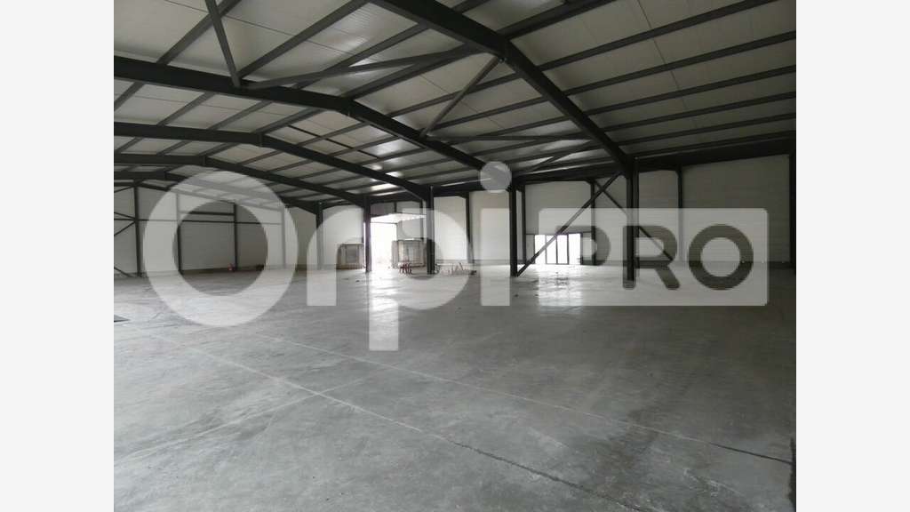 A louer local commercial artisanal 295m² Manosque
