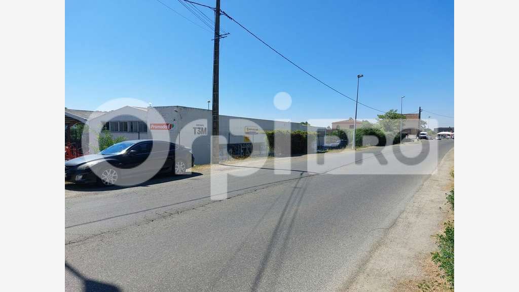 MANOSQUE - LOCAL COMMERCIAL à louer