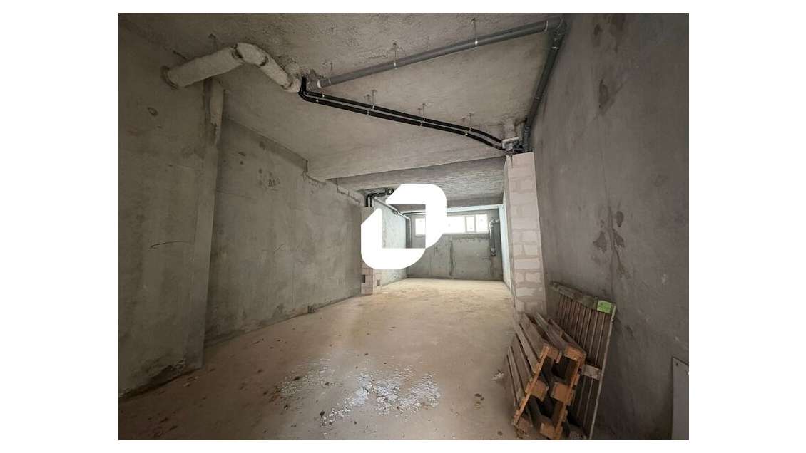 A louer Local commercial 88m² Mantes la jolie