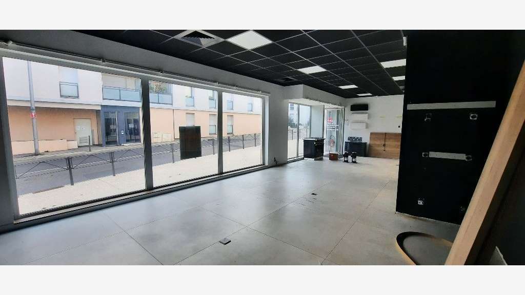 Local 93m² à louer à Marcy-l'Étoile