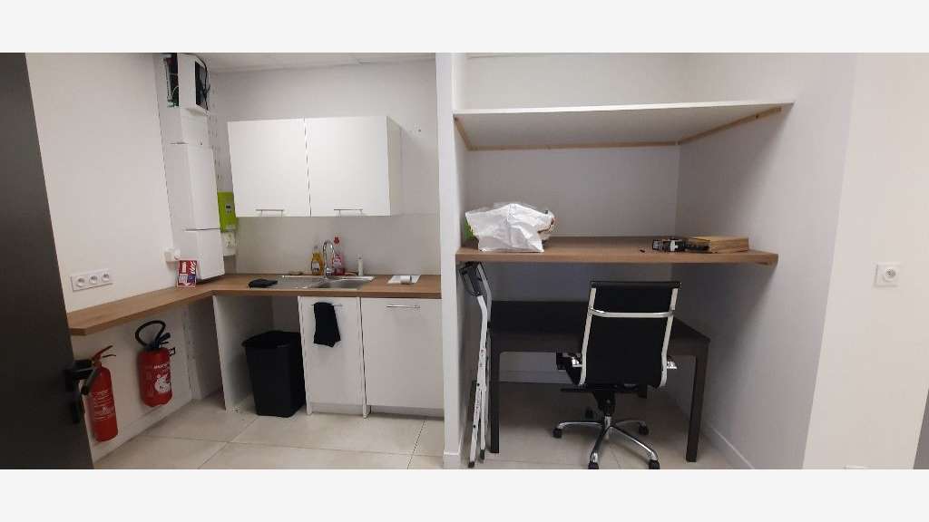 Local 93m² à louer à Marcy-l'Étoile