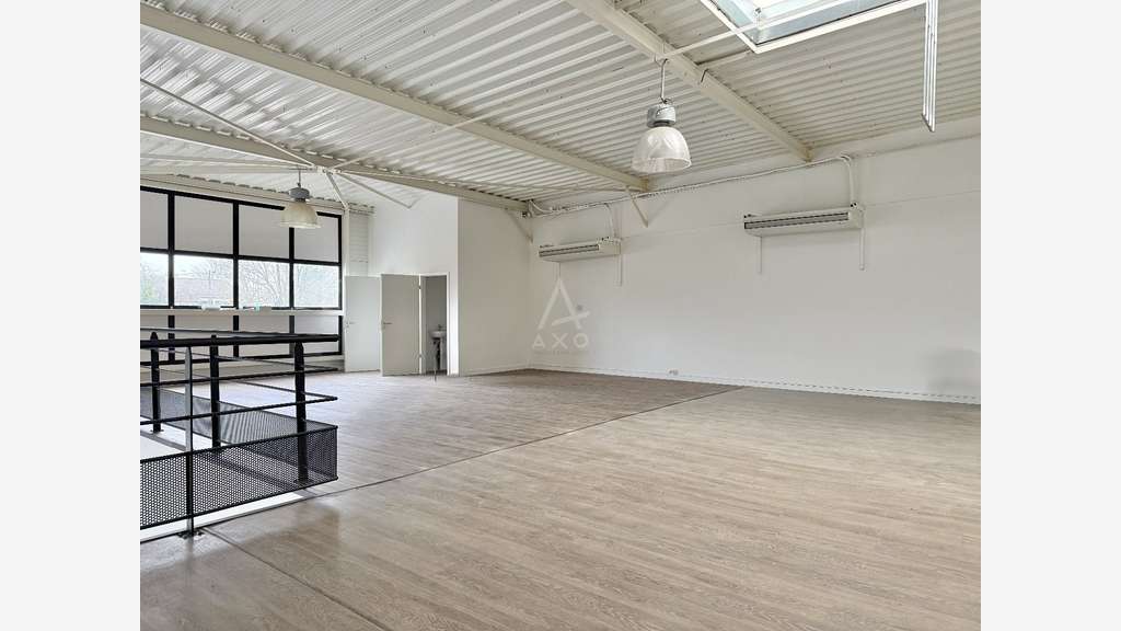 A louer local professionnel de 250m² à Marly