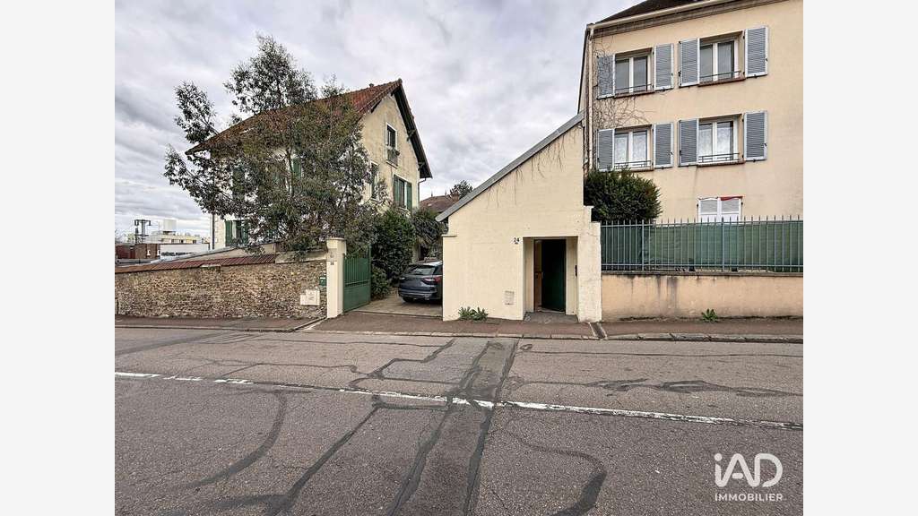 A louer Boutique de 71m² à Marly-le-Roi prox gare