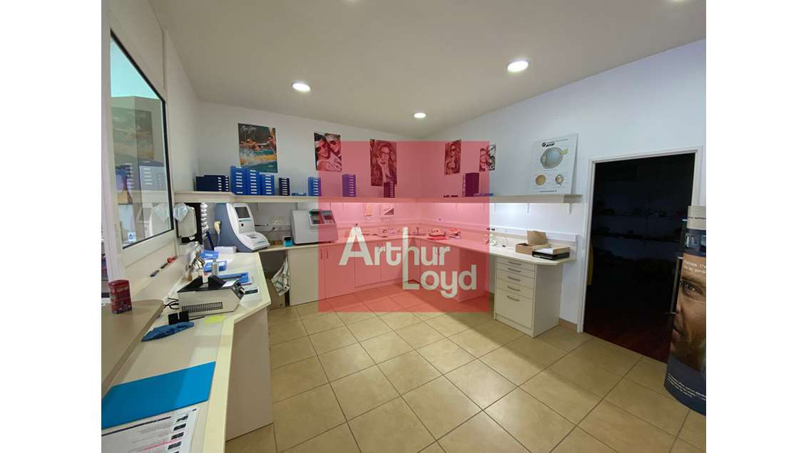 Local commercial de 280m² à louer à Marmande 